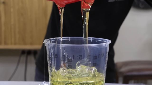 Tree trunk + Epoxy смотреть онлайн