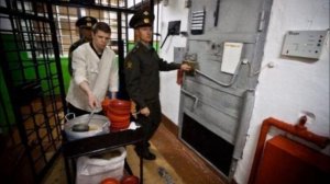 Как живут петухи. Низшая каста заключённых.