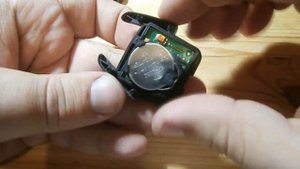 Ключ Опель с пультом. Часть 1. Замена батарейки. Opel key with remote control. Part 1. Subtitles.