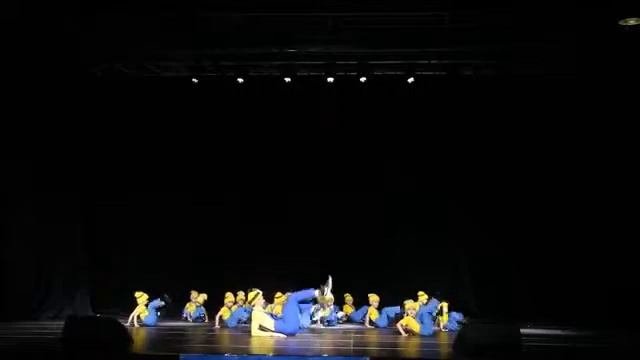 Миньоны танец 