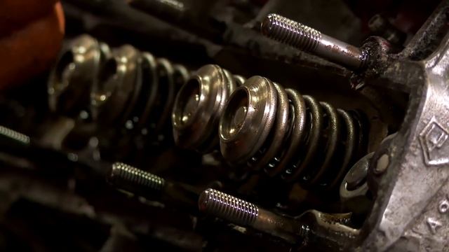 Lotus Esprit Top End Strip | Workshop Uncut | Car S.O.S. смотреть онлайн