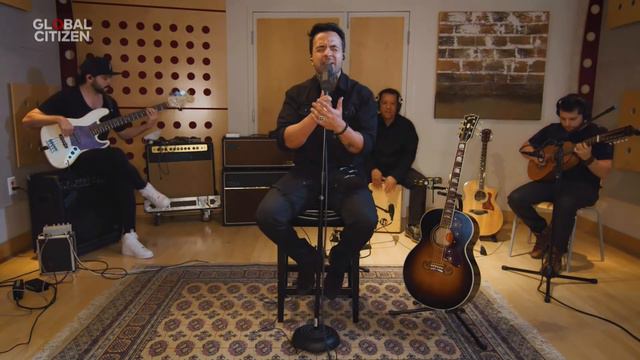 Luis Fonsi Performs "Despacito" | One World: Together At Home смотреть онлайн