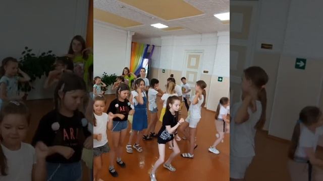Конкурсно-игровая программа "Танцуй и веселись". Лагерь дневного пребывания "Алые паруса". смотреть онлайн