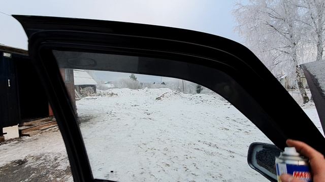 ВОТ КАК СИЛИКОН ПОМОГАЕТ ДВЕРНЫМ РЕЗИНКАМ ЗИМОЙ. смотреть онлайн