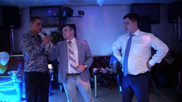 Ведущий Владимир Мартынов