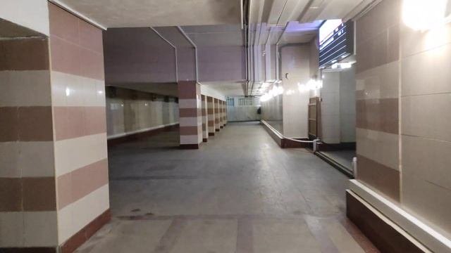 Подземный переход и выход на перон. Вокзал Брянск 1.  декабрь 2021 г.