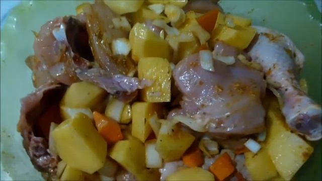 КУРИЦА ТУШЁНАЯ С ОВОЩАМИ В ПАКЕТЕ ! ПРОСТОЙ САЛАТ ИЗ КРАБОВЫХ ПАЛОЧЕК! ПРОСТОЙ ОБЕД НА СКОРУЮ РУКУ смотреть онлайн
