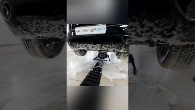 Infiniti QX70 - деликатная мойка двигателя с консервацией, профессиональная мойка днища смотреть онлайн