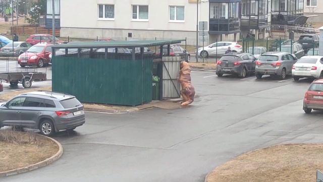 Вынос мусора в карантин смотреть онлайн