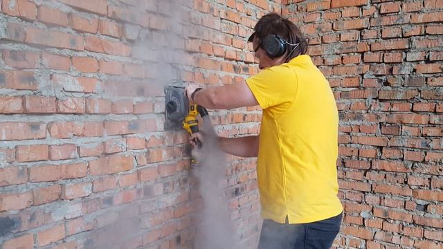 Тест аккумуляторного штрабореза DeWALT DCG200