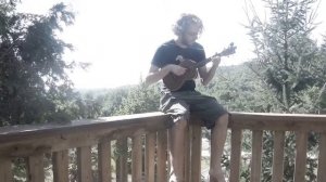 Как Правильно Играть на Маленькой Гитаре (How to. Do)