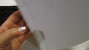 женская шапка с поперечной объёмной косой вязаная спицами