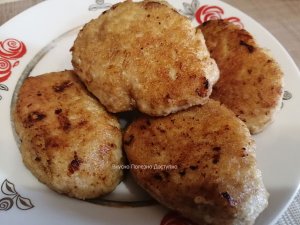 Котлеты бюджетные домашние. Простой рецепт вкусных котлет, когда заканчиваются продукты
