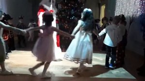 ИГРА МЫ ПОЙДЕМ СЕЙЧАС НАЛЕВО