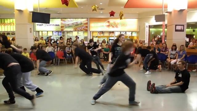 Денис - Hip Hop.mpg смотреть онлайн