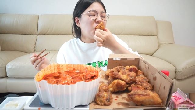 SUB)먹방브이로그)6kg 단기 다이어트 후 폭식 l 치즈간장찜닭,엽떡,허니콤보,크리스피도넛신메뉴,삼겹살,냉면,초밥,만두,빵,쿠키등 KOREANFOOD MUKBANG VLOG