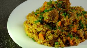 Гречка с мясом на сковороде. Готовится по рецепту плова