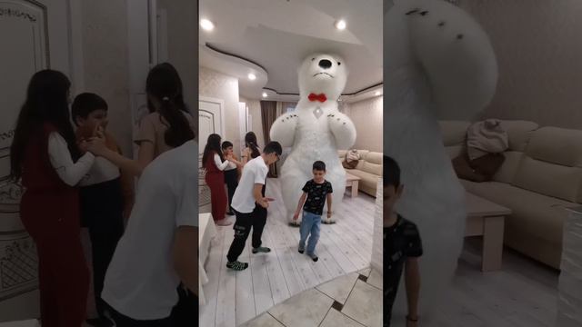 поздравление с днем рождения от Белого Мишки, т 89198457704, Новая Москва смотреть онлайн