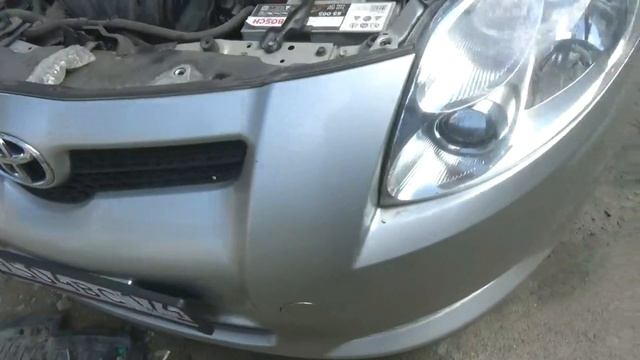 Как снять передний бампер. Toyota Auris. смотреть онлайн