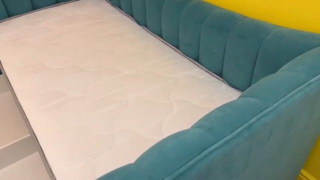 Дизайнерская кровать
