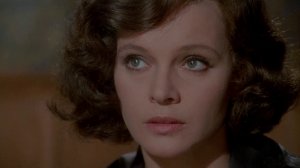 НЕЗНАКОМКА