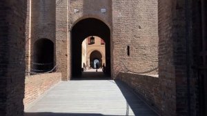 A day in Ferrara, Italy // TRAVEL VLOG ( & trying cucina ferrarese...)