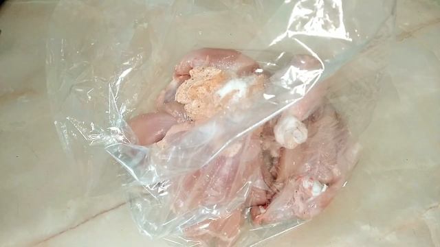 ГОТОВИМ ПИКАНТНУЮ СОЧНУЮ КУРОЧКУ В РУКАВЕ смотреть онлайн