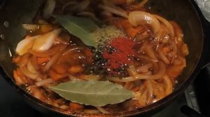 Филе сайды под овощами.