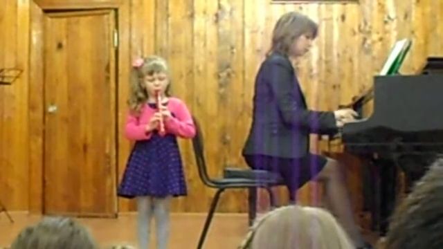 Цветкова Ира, 6 лет, флейта "Ой задумав комарик". смотреть онлайн