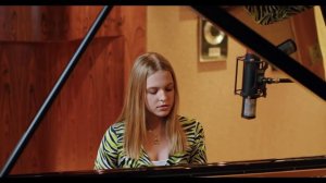 Running Up That Hill - Kate Bush (Piano cover by Emily Linge)