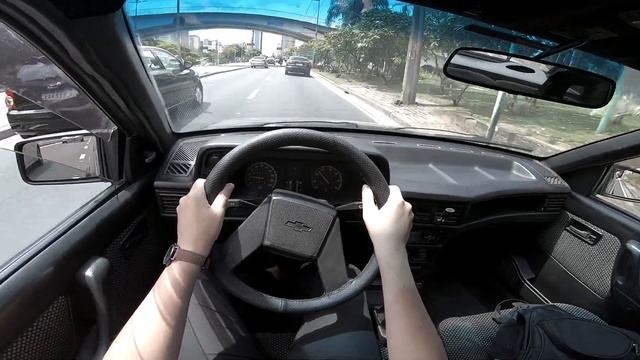 A bordo do CHEVROLET KADETT 1.8 SL/E 1992 | Um clássico VALENTE! смотреть онлайн