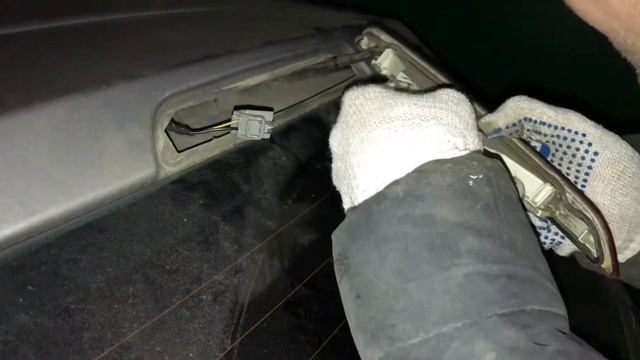 Ford Fiesta избавляемся от воды в багажнике | #замена #лампы #стопсигнала| #водавбагажнике #вода