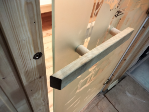 Стеклянная дверь в парилку. Нюансы выбора и установки в русской бане