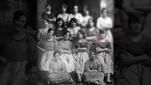 Тайна этого снимка, сделанного в 1900 году, будоражит