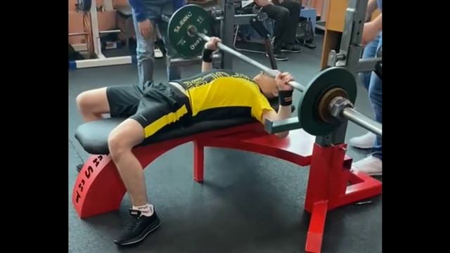 Жим лёжа 52,5кг при весе 52кг смотреть онлайн