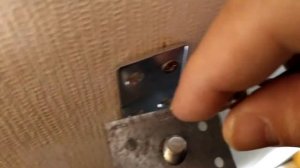 Простое крепление монитора на стену