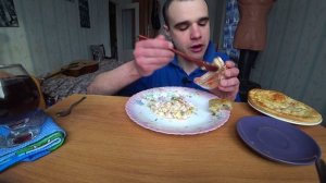 МУКБАНГ АСМР ПЕЛЬМЕНИ / ОЛИВЬЕ / СОУС / ВЫПЕЧКА - С МЯСОМ, СЫРОМ, ВЕТЧИНОЙ / ASMR Mukbang #412