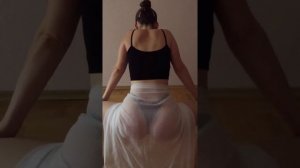 KARINA twerk / Booty dance with muscles control / Cardib “Wish Wish”/Twerk in dress