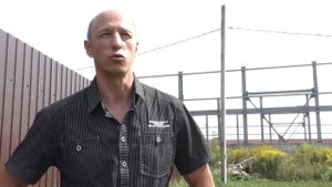 В поселке Толмачево завод строят прямо возле жилого сектора