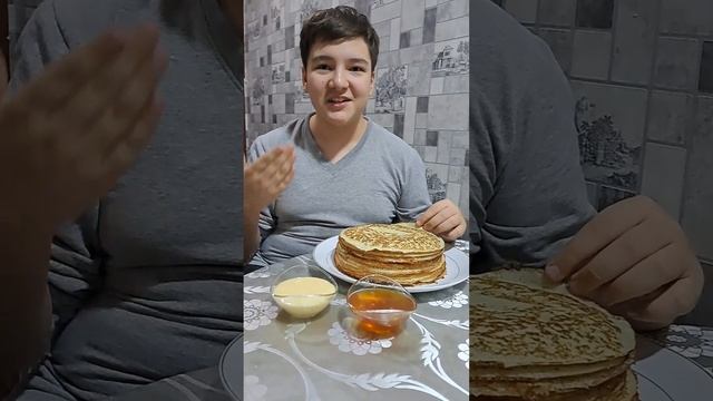 Блины с мёдом и сгущёнкой