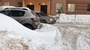 Как выехать из двора зимой на переднем приводе | Проверка лайфхака с песком