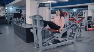 Жим платформы по одной ноге в тренажере