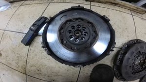 Kia Sorento замена двухмассового маховика на обычный.