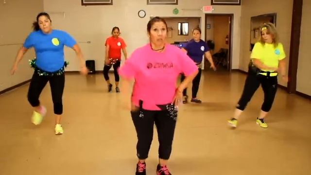 ZUMBA LOS KARKIS MIX смотреть онлайн