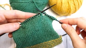 Пятку при вязании носков методом Хеликс делаю однотонной. Показываю, как я ее вяжу