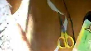 Вклеиваем вырезки в личный дневник.