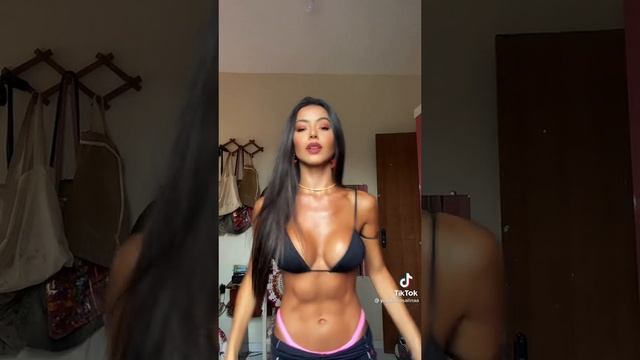 сексуальные девушки в Tik Tok