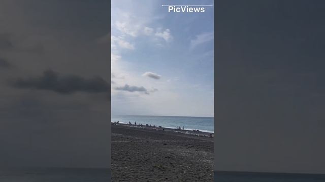 Абхазия. Пляж Пицунда. Обстановка на море, погода и пляж в октябре 2023