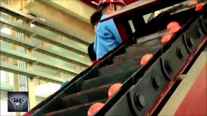 Производство больших стальных шаров настоящие зрелище.