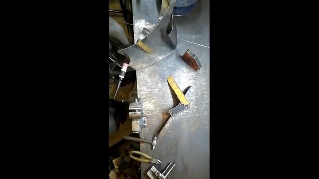 Кастомный бензобак из нержавейки смотреть онлайн